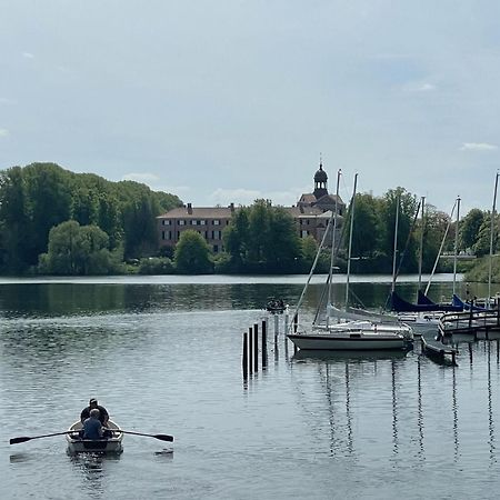 Flat In Eutin On The Kleiner Eutiner See Lake Eksteriør bilde